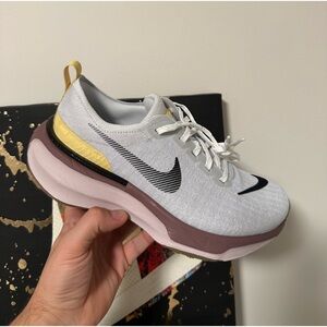 Nike W ZOOMX INVINCIBLE RUN 3 WIDE us 9.5 woman , man 8